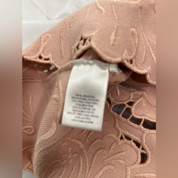 Ann Taylor Knit Dusty Pink Embroidered Floral Hem Midi Dress Size Extra Small - Picture 6 of 9